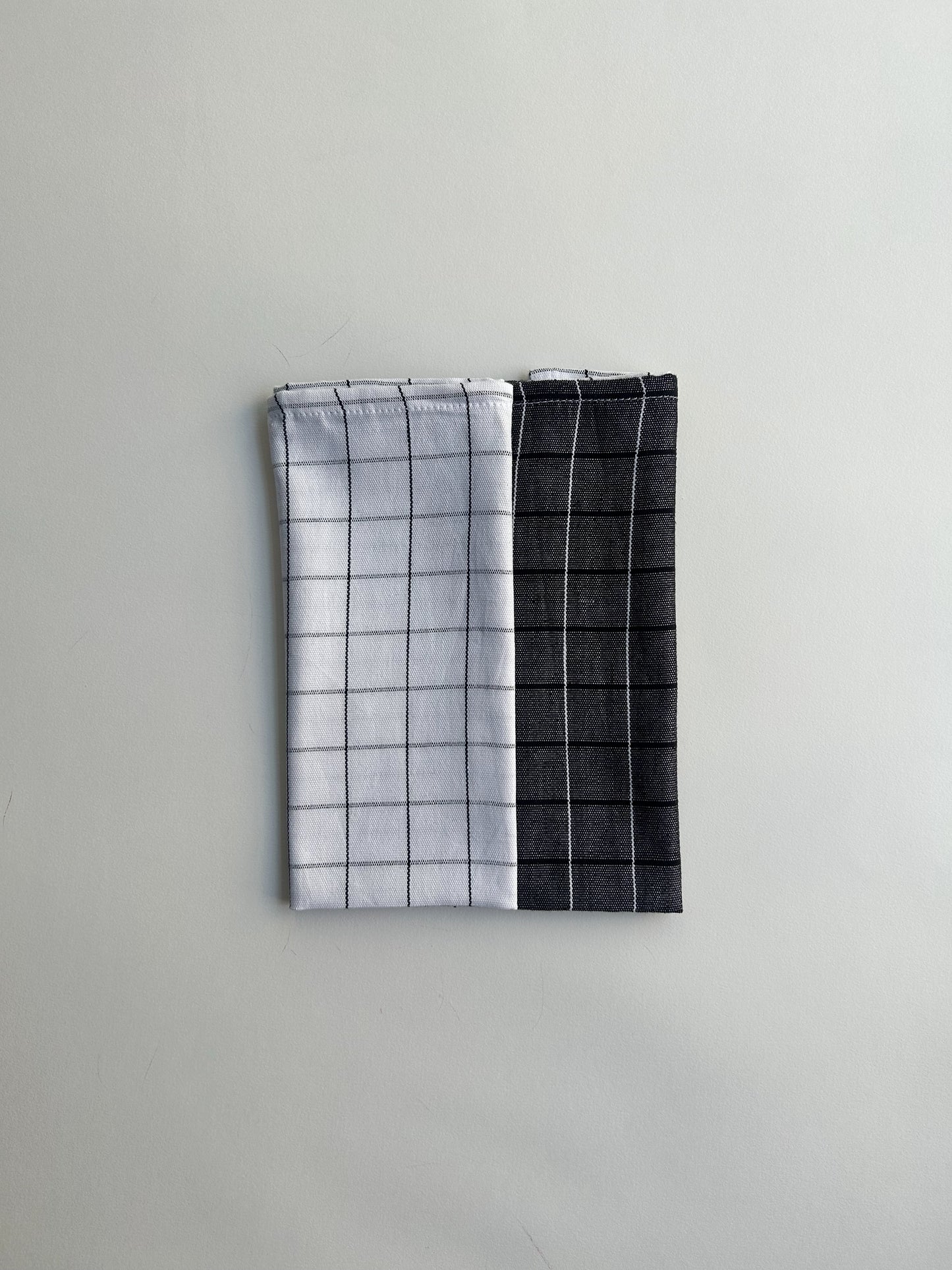 Black and white tea towel (E)