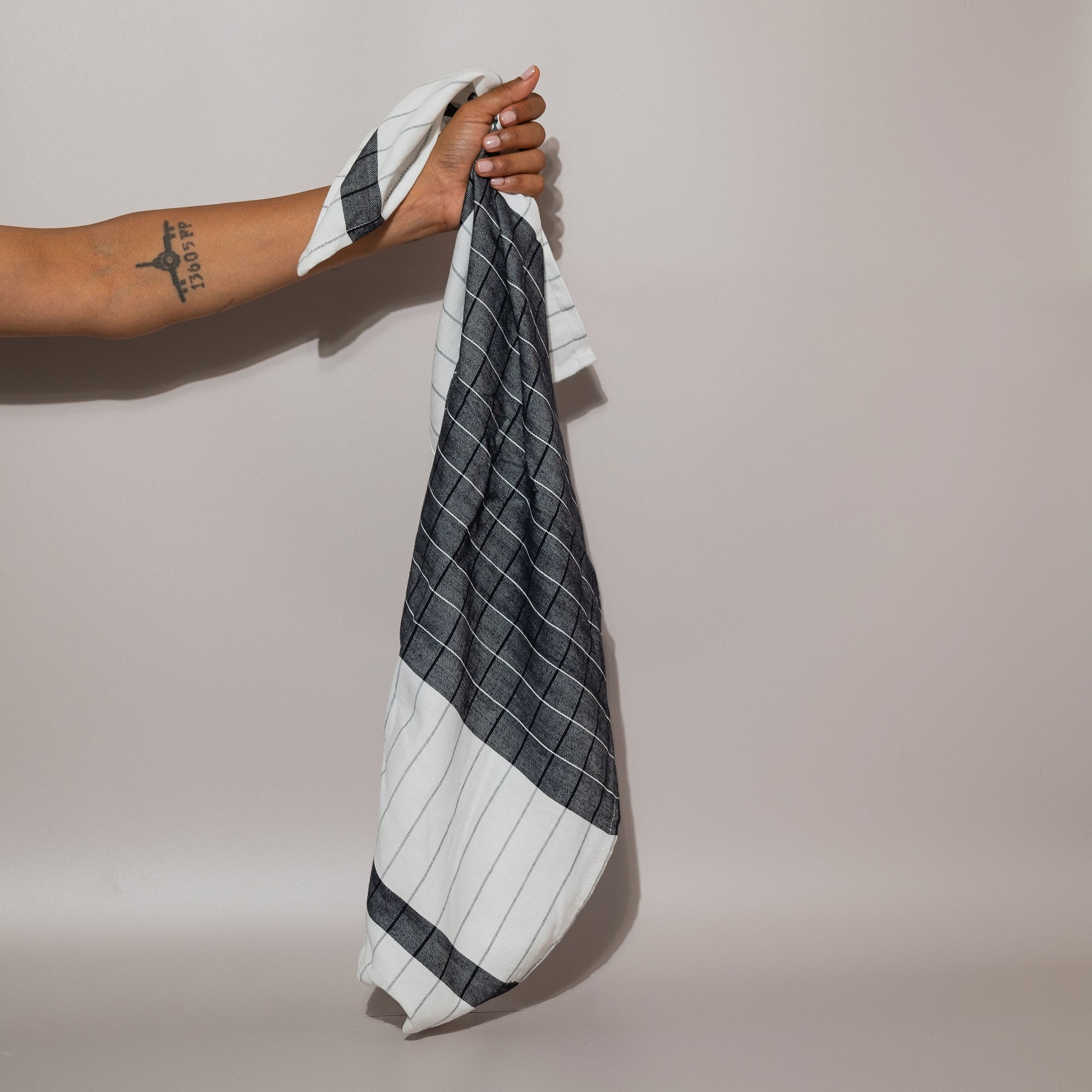Black and white tea towel (E)